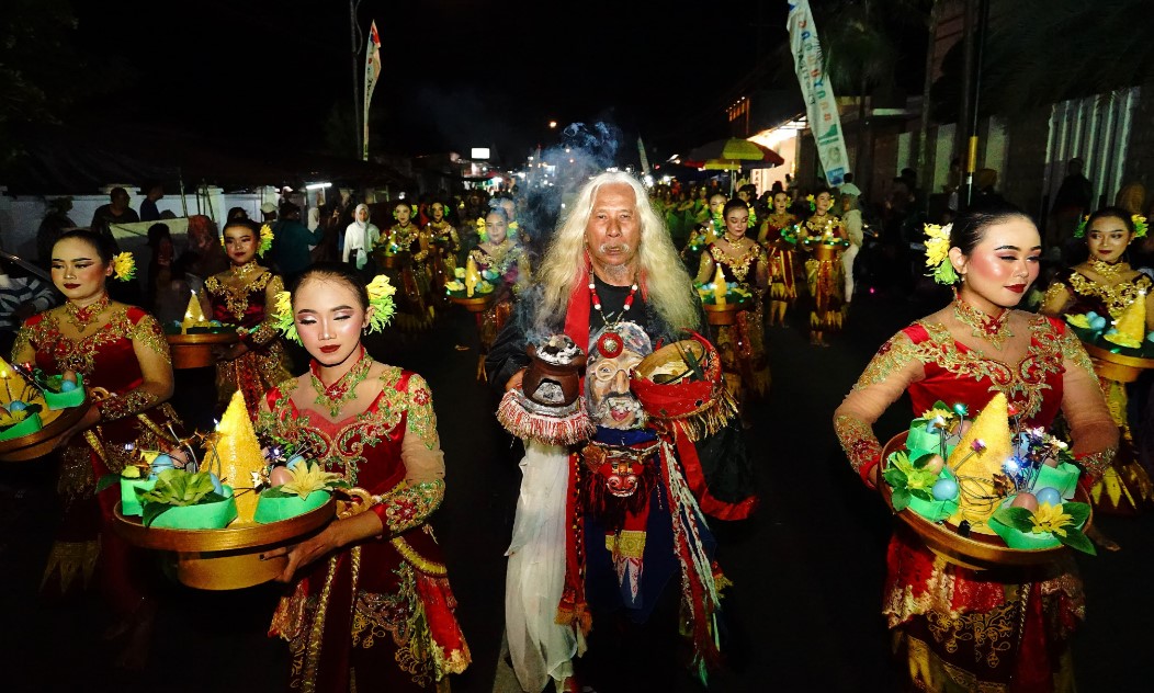 Melihat Pelangi Tradisi dan Budaya Banyuwangi dalam Festival Kuwung