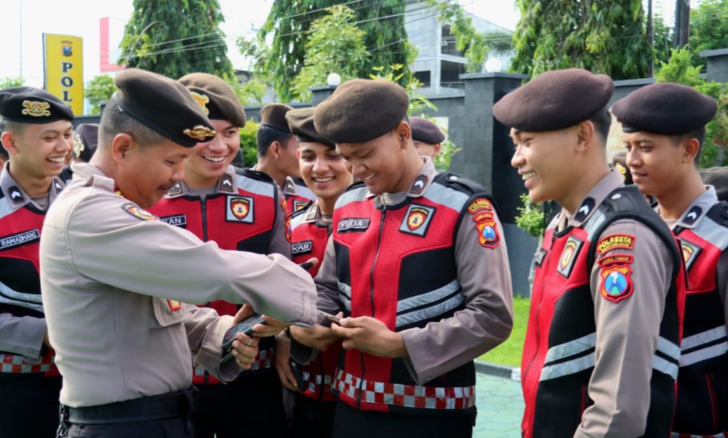 Sidak Handphone Semua Anggota, Cegah Judi Online Dilingkungan Polresta Banyuwangi