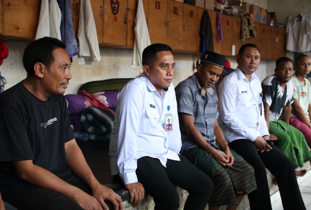 Bangun Pendekatan Persuasif, Kalapas Banyuwangi Sapa Warga Binaan