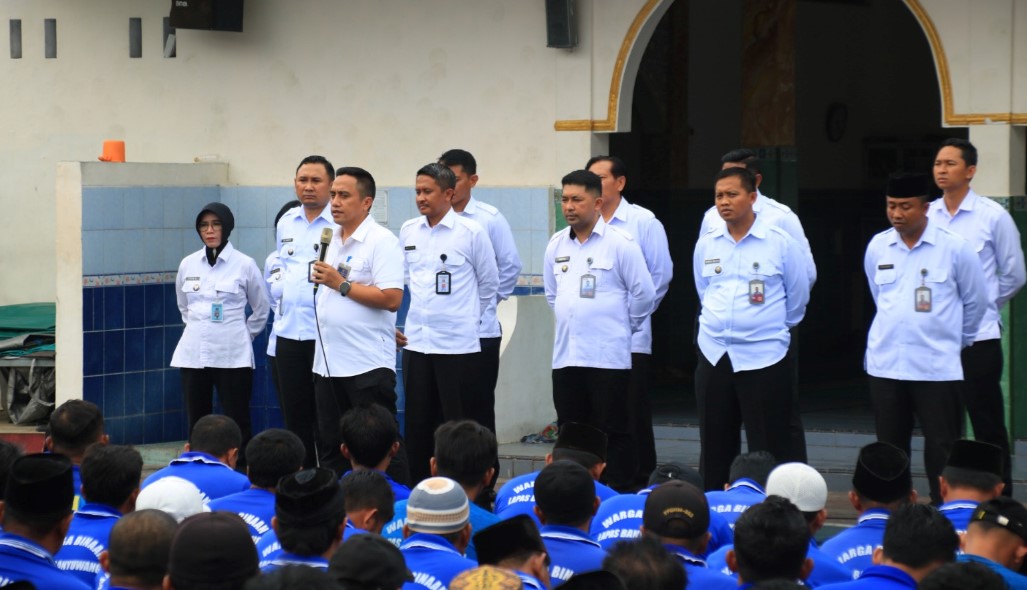 Kalapas Banyuwangi Kumpulkan Seluruh Warga Binaan, Sampaikan Pemberantasan Halinar Hingga Program Ketahanan Pangan
