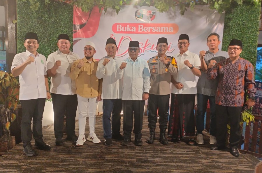 ADM Perhutani Banyuwangi Selatan Bersama 6 Tokoh Raih Penghargaan Dari Pemuda Pancasila