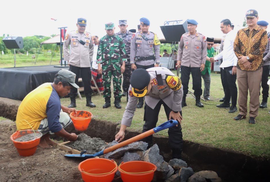Peletakan Batu Pertama Oleh Kapolresta Banyuwangi, Pembangunan Gedung Aula Kompi 4 Batalyon B Pelopor Satbrimob Polda Jawa Timur di Muncar