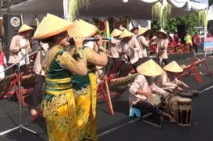 Desa Tematik Bumi Angklung, Warga Sembilan Dusun Gelar Kirab Budaya