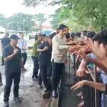 Wakil Presiden Gibran Disambut Antusias Warga Genteng, Meski Diguyur Hujan