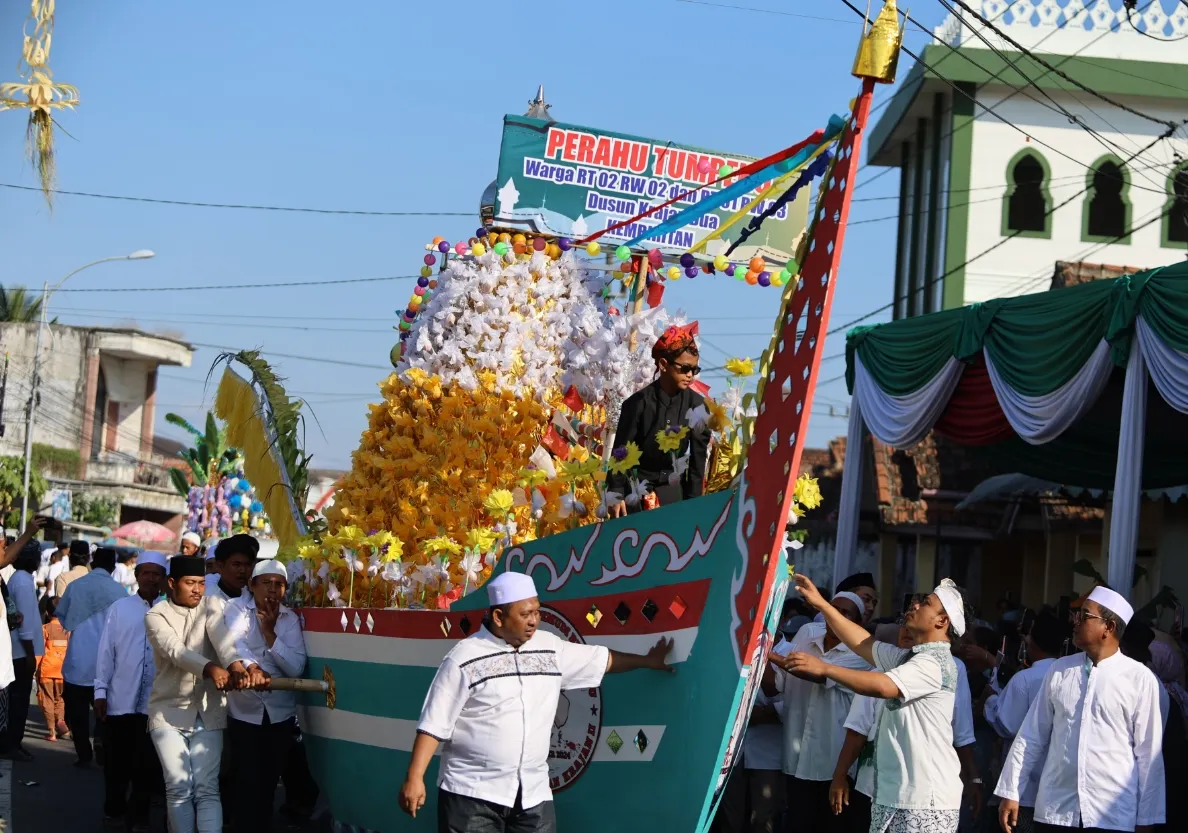 Endhog-Endhogan, Tradisi Turun-temurun Warga Banyuwangi Peringati Maulid Nabi