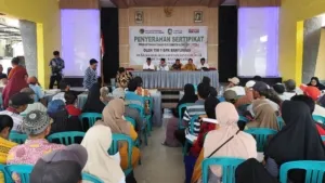 BPN Banyuwangi Serahkan Sertifikat PTSL kepada Warga Desa Kemiri