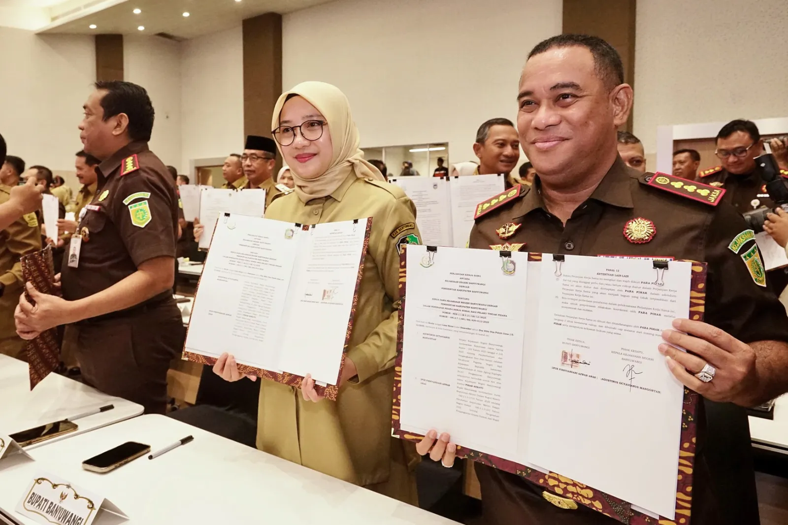 Dukung Penegakan Hukum Humanis, Bupati Ipuk Teken PKS Pelaksanaan Pidana Kerja Sosial