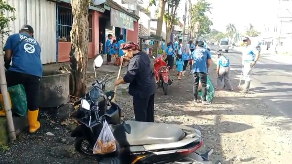 Sambut Ramadan 1447 H, PLC dan Relawan Gelar Aksi Bersih-Bersih di Rogojampi