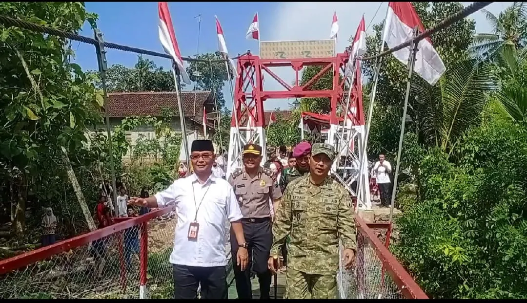 TNI-AD Telah Bangun Jembatan Gantung Perintis Garuda Penghubung Dua Desa di Banyuwangi,Permudah Akses Mobilitas Pelajar dan Perekonomian Warga