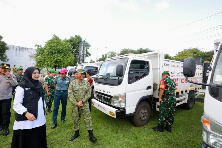 18 Armada Truk Koperasi Merah Putih Resmi Tiba di Banyuwangi, Dorong Ekonomi Desa Lebih Cepat