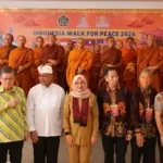 Biksu Thudong Tiba di Banyuwangi, Perjalanan Spiritual Menuju Borobudur Disambut Meriah Lintas Agama